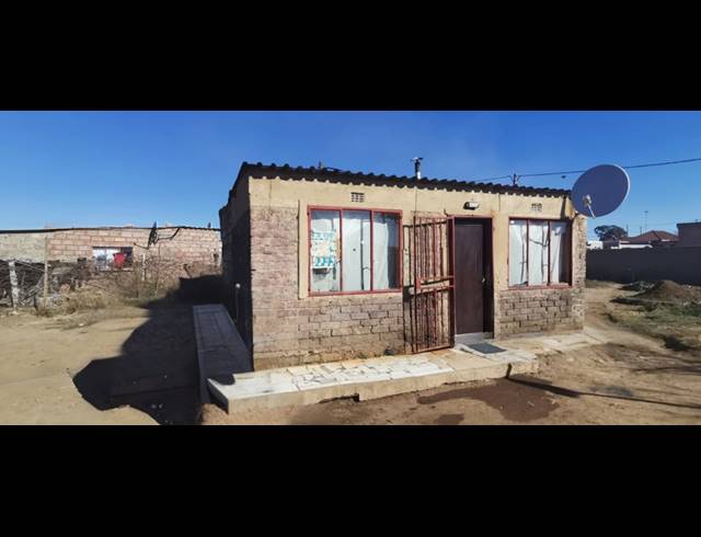 2 BEDROOM HOUSE FOR SALE IN LANGAVILLE